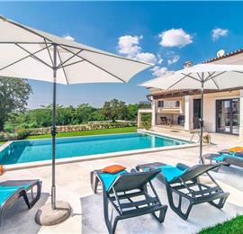 7 bedroom villa with pool in Svetvinčenat, sleeps 14